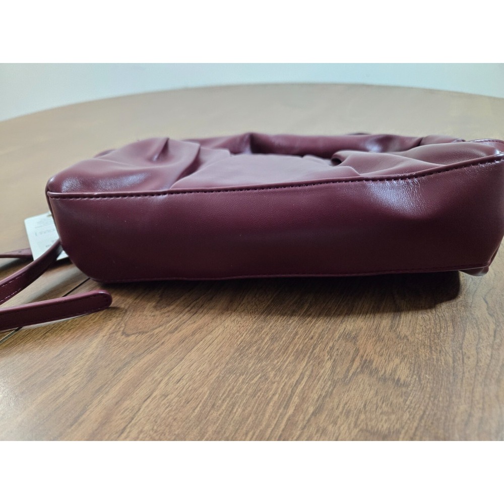 Urban Expressions Certified Vegan Handbag / Shoulder Bag Pockets Zip Closure Red - Picture 4 of 7